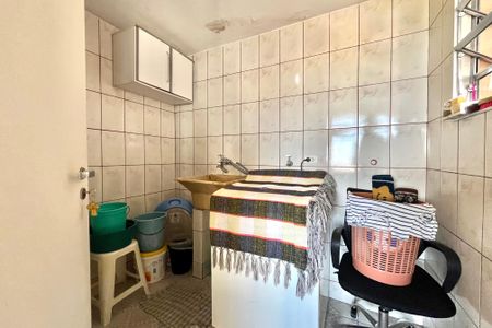 Casa à venda com 100m², 4 quartos e 1 vaga Casa à venda com 100m², 4 quartos e 1 vagaÁrea de Serviço