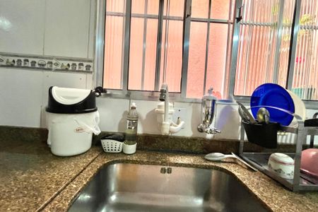 Casa à venda com 100m², 4 quartos e 1 vaga Casa à venda com 100m², 4 quartos e 1 vagaCozinha