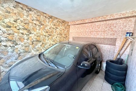 Casa à venda com 100m², 4 quartos e 1 vaga Casa à venda com 100m², 4 quartos e 1 vagaGaragem