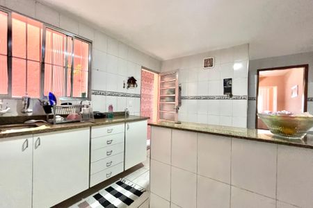 Casa à venda com 100m², 4 quartos e 1 vaga Casa à venda com 100m², 4 quartos e 1 vagaCozinha