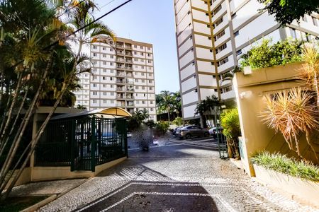 Apartamento à venda com 96m², 3 quartos e 1 vagaFachada e portaria