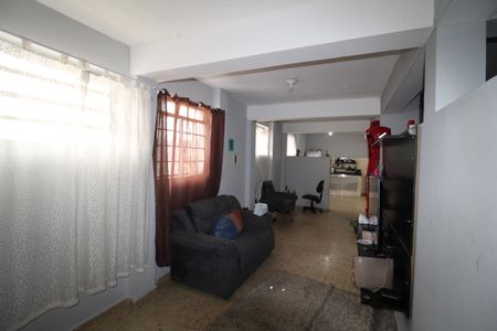 Casa à venda com 316m², 6 quartos e 2 vagasCasa 3 - Sala