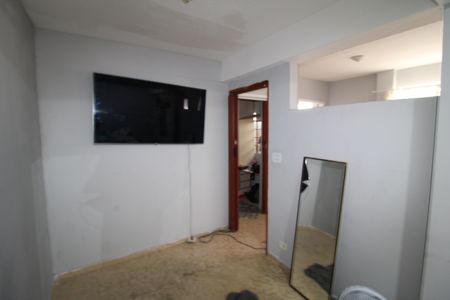 Casa à venda com 316m², 6 quartos e 2 vagasCasa 3 - Quarto 1