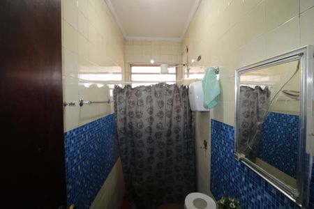 Casa à venda com 316m², 6 quartos e 2 vagasCasa 2 - Banheiro social