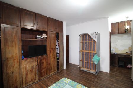 Casa à venda com 316m², 6 quartos e 2 vagasQuarto 1