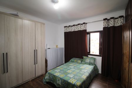 Casa à venda com 316m², 6 quartos e 2 vagasQuarto 1