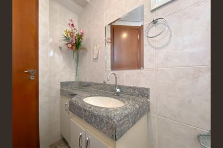 Apartamento à venda com 116m², 3 quartos e 2 vagas Apartamento à venda com 116m², 3 quartos e 2 vagasLavabo