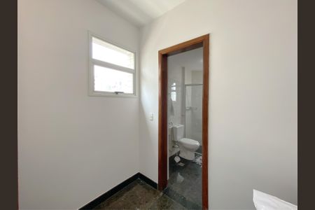 Apartamento à venda com 116m², 3 quartos e 2 vagas Apartamento à venda com 116m², 3 quartos e 2 vagasQuarto de Serviço