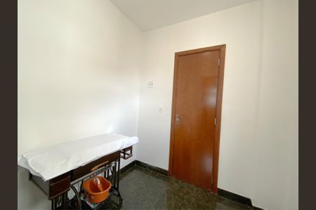Apartamento à venda com 116m², 3 quartos e 2 vagas Apartamento à venda com 116m², 3 quartos e 2 vagasQuarto de Serviço