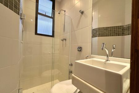 Apartamento à venda com 66m², 1 quarto e 1 vaga Apartamento à venda com 66m², 1 quarto e 1 vagaBanheiro Social