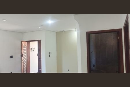 Casa para alugar com 180m², 3 quartos e 2 vagas