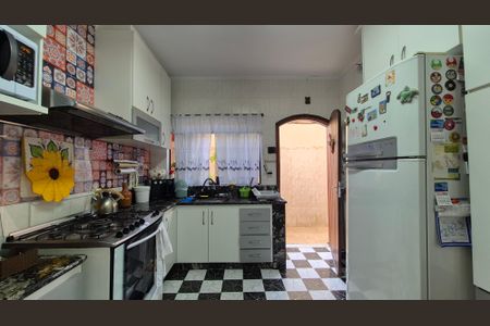 Casa à venda com 227m², 3 quartos e 4 vagas Casa à venda com 227m², 3 quartos e 4 vagasCozinha