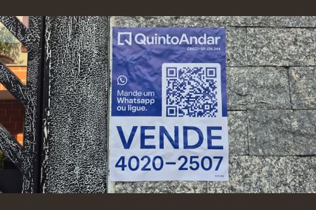 Casa à venda com 227m², 3 quartos e 4 vagas Casa à venda com 227m², 3 quartos e 4 vagasPlaca