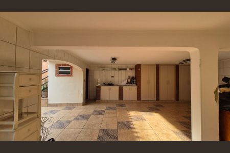 Casa à venda com 227m², 3 quartos e 4 vagas Casa à venda com 227m², 3 quartos e 4 vagasGaragem