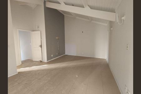 Casa à venda com 4 quartos, 300m² em Jardim das Vertentes, São Paulo