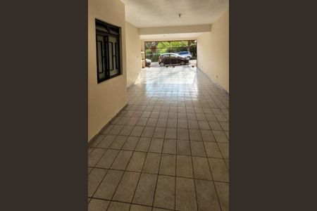 Casa à venda com 197m², 3 quartos e 4 vagas