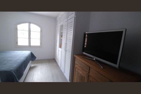 Casa à venda com 3 quartos, 260m² em Jardim das Vertentes, São Paulo