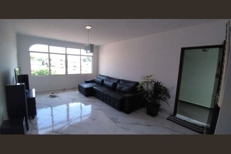 Casa à venda com 3 quartos, 260m² em Jardim das Vertentes, São Paulo