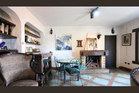 Casa à venda com 4 quartos, 355m² em Vila Sonia, São Paulo