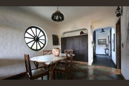Casa à venda com 4 quartos, 355m² em Vila Sonia, São Paulo