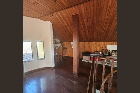 Casa à venda com 4 quartos, 440m² em Jardim Peri Peri, São Paulo