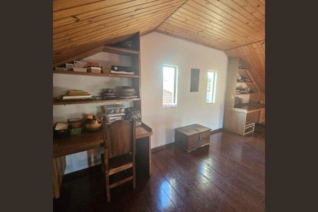 Casa à venda com 4 quartos, 440m² em Jardim Peri Peri, São Paulo