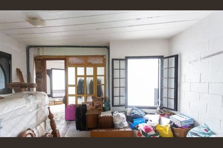 Casa à venda com 3 quartos, 150m² em Vila Pirajussara, São Paulo