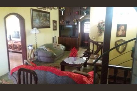 Casa à venda com 4 quartos, 200m² em Jardim Celeste, São Paulo