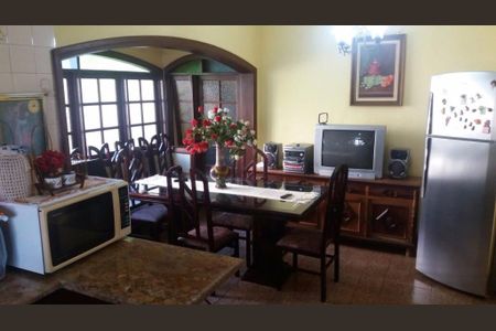 Casa à venda com 4 quartos, 200m² em Jardim Celeste, São Paulo