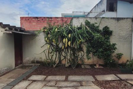 Casa à venda com 215m², 4 quartos e 4 vagas