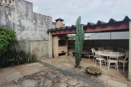 Casa à venda com 215m², 4 quartos e 4 vagas