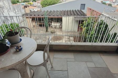 Casa à venda com 215m², 4 quartos e 4 vagas