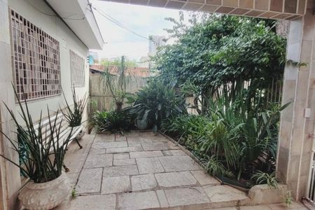 Casa à venda com 215m², 4 quartos e 4 vagas
