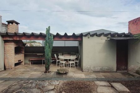 Casa à venda com 215m², 4 quartos e 4 vagas