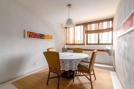 Casa à venda com 4 quartos, 885m² em Pacaembu, São Paulo