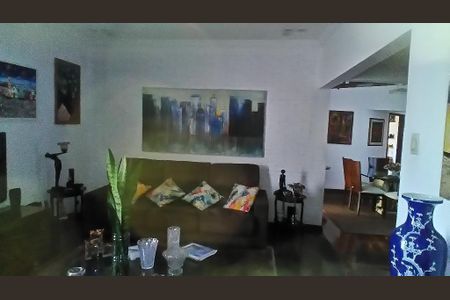 Casa à venda com 6 quartos, 375m² em Vila Sonia, São Paulo