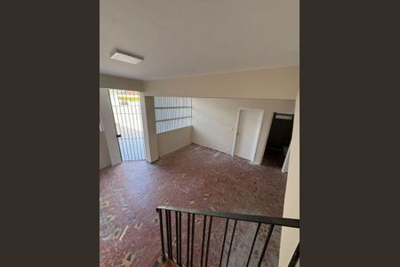 Casa à venda com 3 quartos, 325m² em Vila Pirajussara, São Paulo
