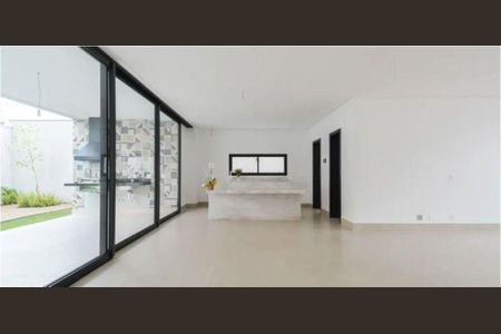 Casa à venda com 3 quartos, 331m² em Indianópolis, São Paulo