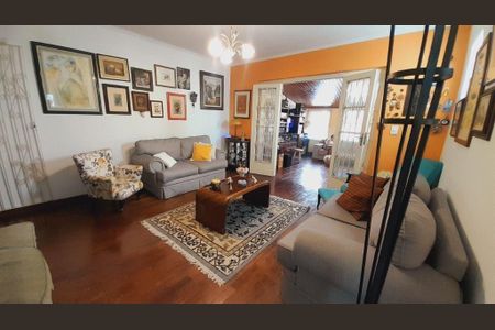 Casa à venda com 3 quartos, 203m² em Jardim das Vertentes, São Paulo