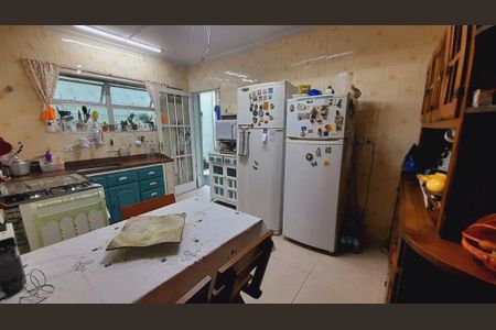 Casa à venda com 3 quartos, 203m² em Jardim das Vertentes, São Paulo