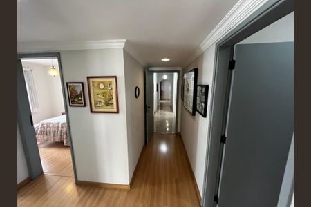 Apartamento à venda com 198m², 4 quartos e 3 vagasCorredor