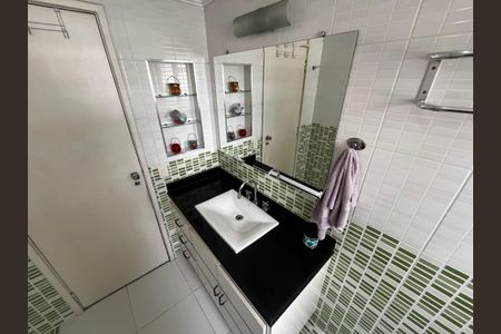 Apartamento à venda com 198m², 4 quartos e 3 vagasBanheiro Social