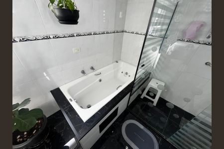 Apartamento à venda com 198m², 4 quartos e 3 vagasBanheiro da Suíte