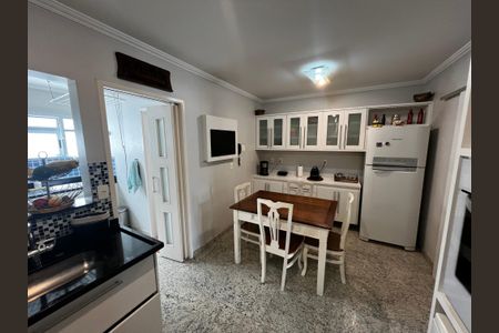 Apartamento à venda com 198m², 4 quartos e 3 vagasCozinha