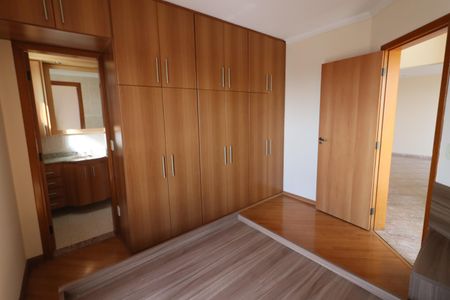 Suíte  de apartamento à venda com 2 quartos, 80m² em Bela Vista, Osasco