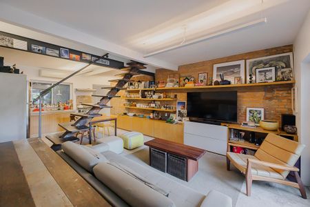Sala de casa à venda com 2 quartos, 100m² em Alto de Pinheiros, São Paulo