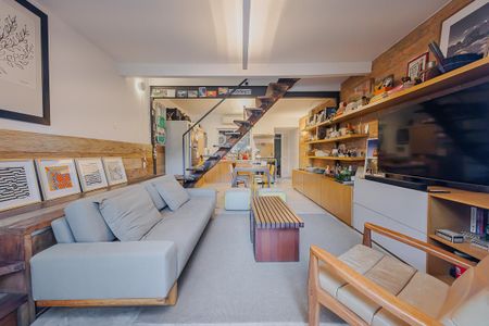 Sala de casa à venda com 2 quartos, 100m² em Alto de Pinheiros, São Paulo
