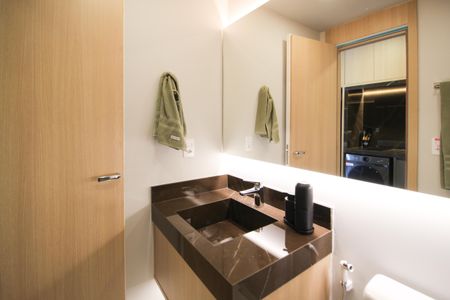 Banheiro Social de apartamento para alugar com 1 quarto, 24m² em Vila Nova Conceição, São Paulo