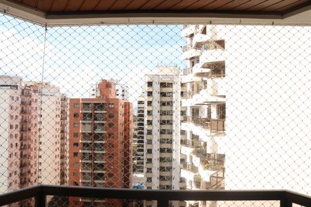 Apartamento à venda com 125m², 3 quartos e 2 vagasVaranda