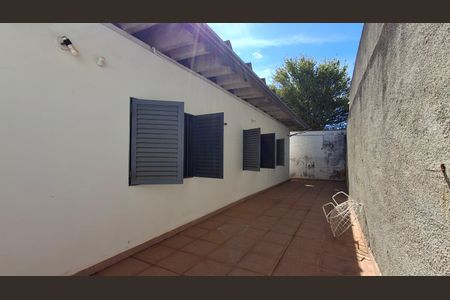 Casa à venda com 260m², 3 quartos e 3 vagasÁrea Externa